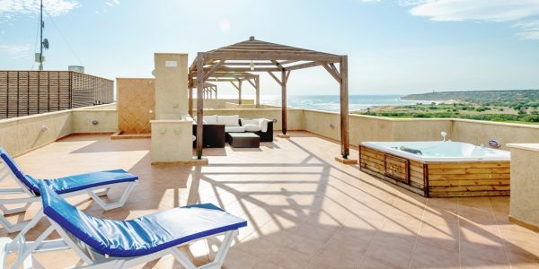 penthouse dream with three bedrooms and open plan kitchen and livingroom